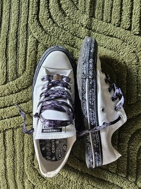 Converse X MILEY CYRUS Low Top Sneakers